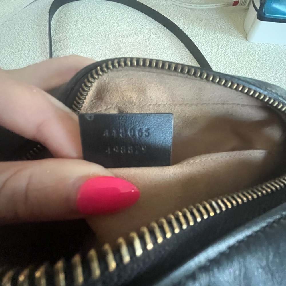 Black Gucci purse and matching gucci wallet used only a handful of times! - Picture 5 of 16